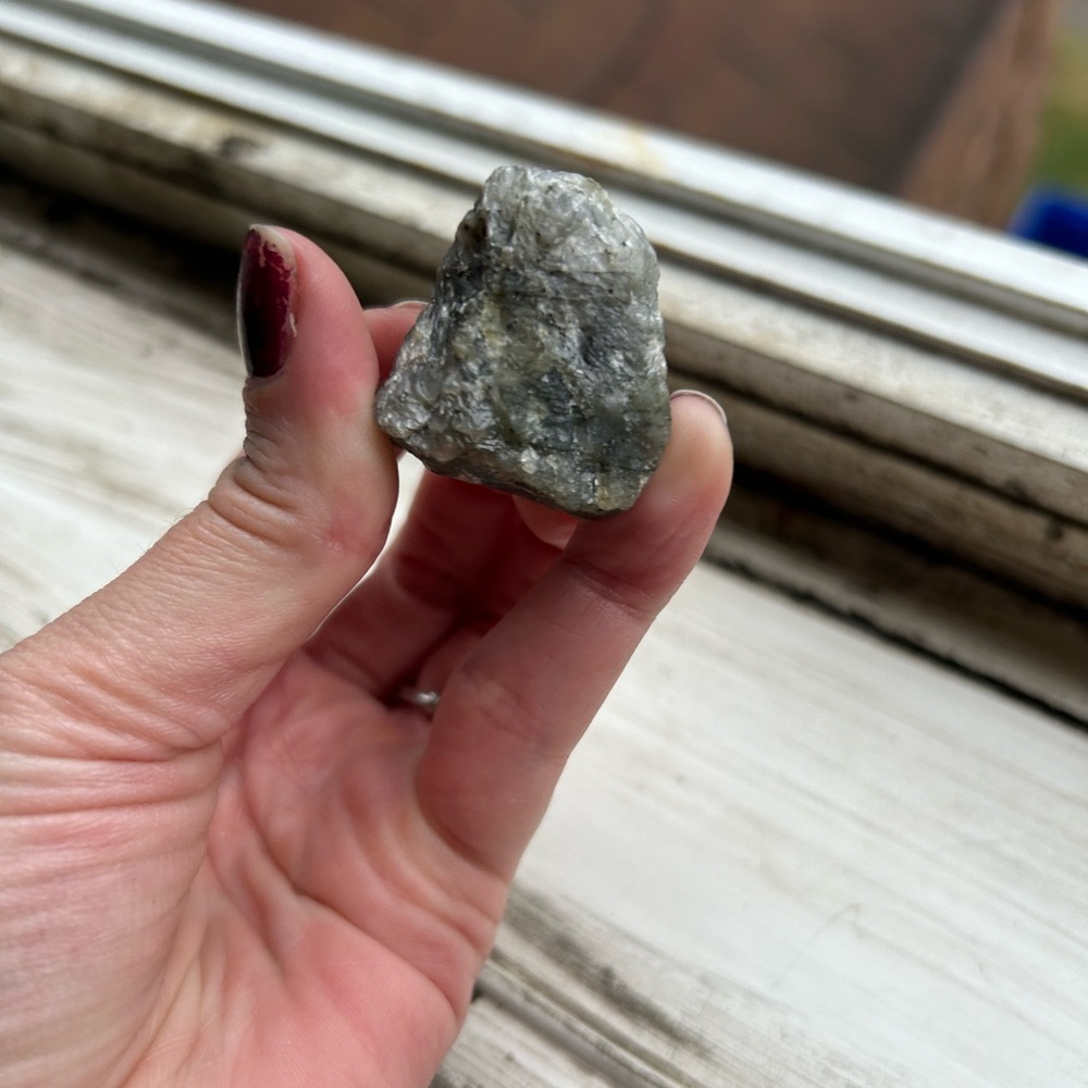 Raw Labradorite Stone - Picture 5 of 5